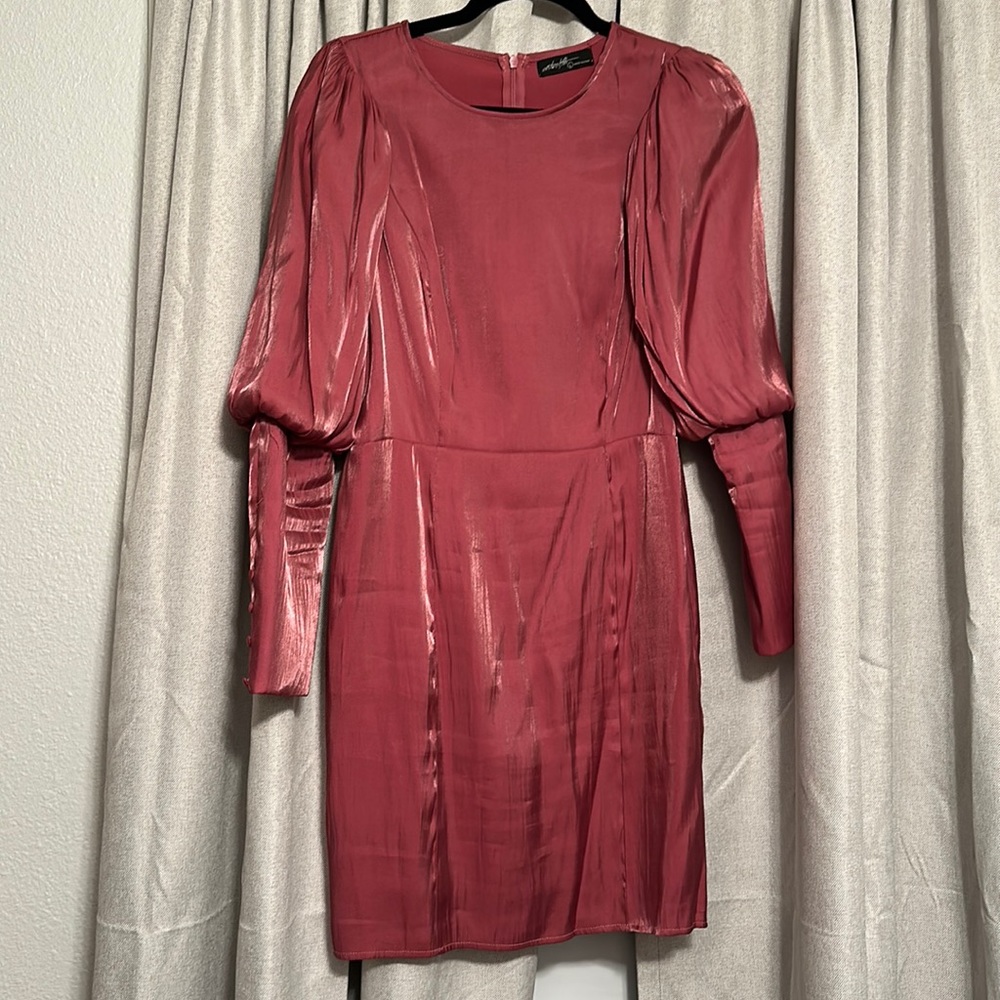 On Twelfth Dusty Pink puff sleeve mini dress size L